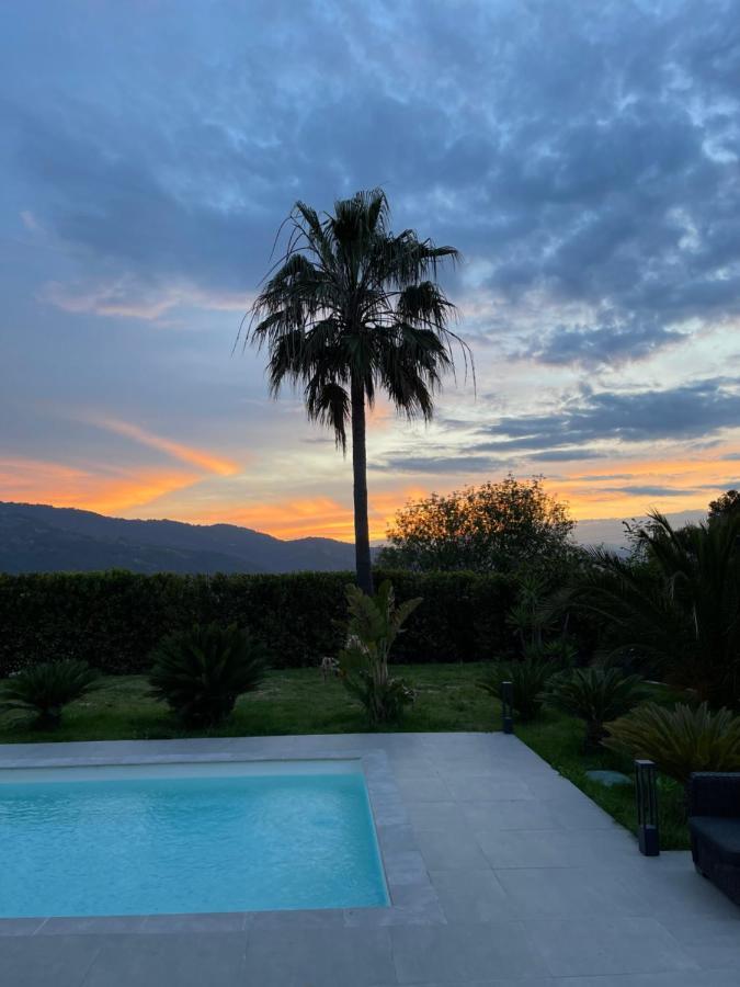 Blanche Villa La Roquette-sur-Siagne